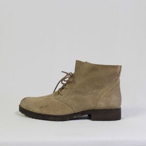 Original Desert Boots in Classic Tan Suede